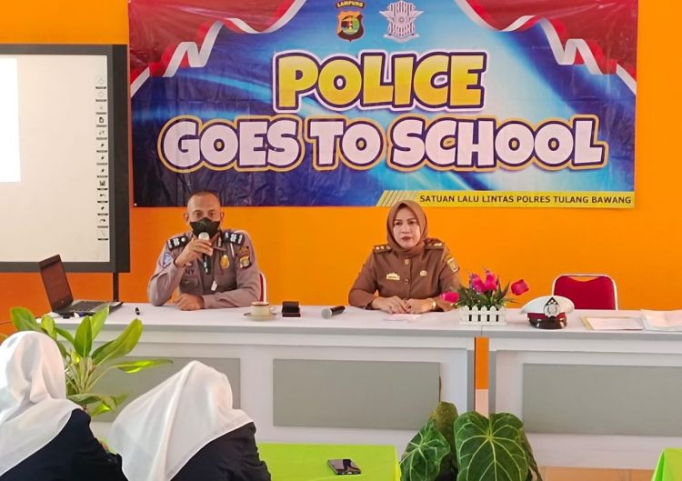 Polisi Kampanyekan Keselamatan Berkendara di SMAN 1 Banjar Margo