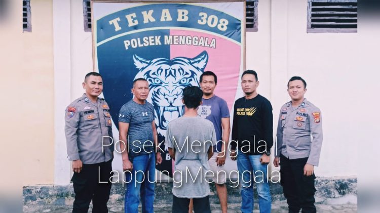 Warga asal Menggala ditangkap polisi karena curi Rp3 juta berdasarkan laporan korban ke Polsek Menggala.