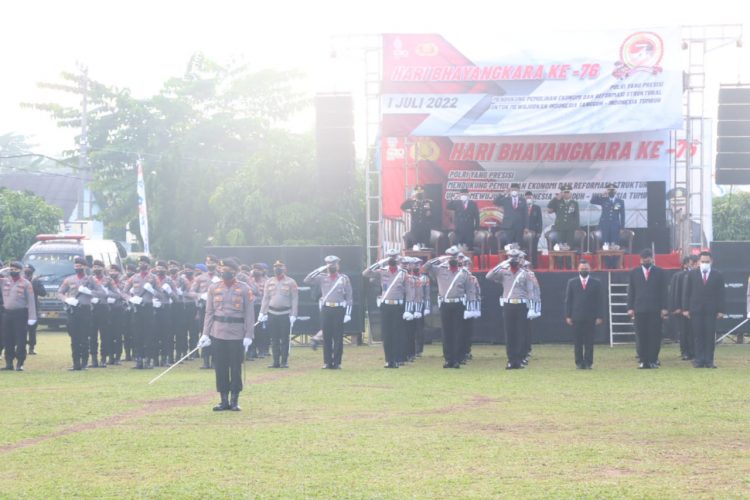 Polres Tulangbawang Ikuti Upacara Hari Bhayangkara ke 76 Secara Serentak